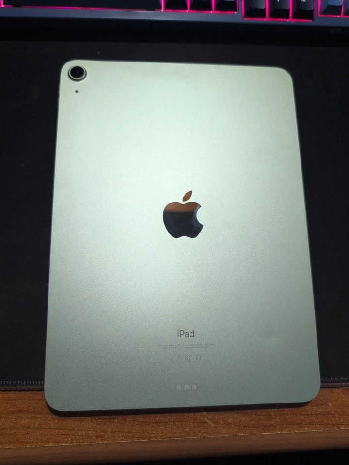 Apple iPad Air 4a gen. 64GB, Wi-Fi, 10,9" - Verde - Immagine 3 di 4