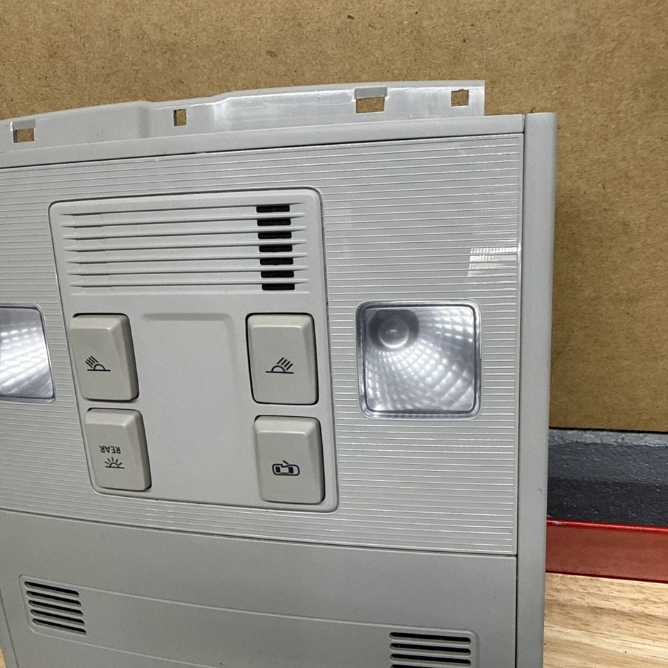 VOLKSWAGEN JETTA ROOF OVERHEAD CONSOLE DOME LIGHT LAMP SWITCH OEM 2019 - 2024 - Image 3 of 4