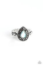 Paparazzi Jewelry - Opera Showcase - Green Ring