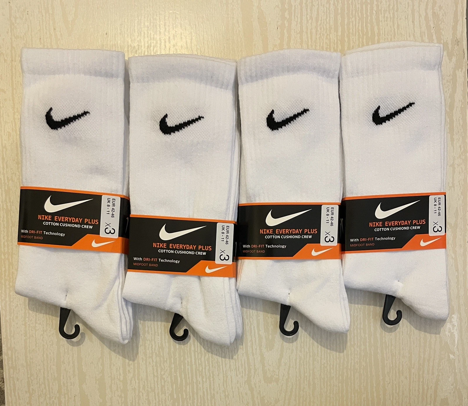 12 Pairs Nike Socks UK Size 8-11 , EUR size 42-46 white