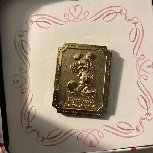Tokyo Disney Resort Pin Mickey Mouse Christmas Holiday Gold Stamp RARE Japan - Picture 12 of 12