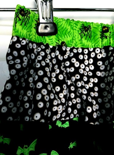 Girl's gathered elastic waist Halloween skirt, handmade, size 7 - Picture 2 of 3