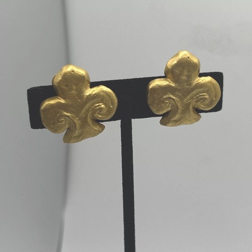 Pendientes Clip Vintage Fleur De Lis Texturizados Tono Dorado Estate Únicos - Imagen 5 de 6