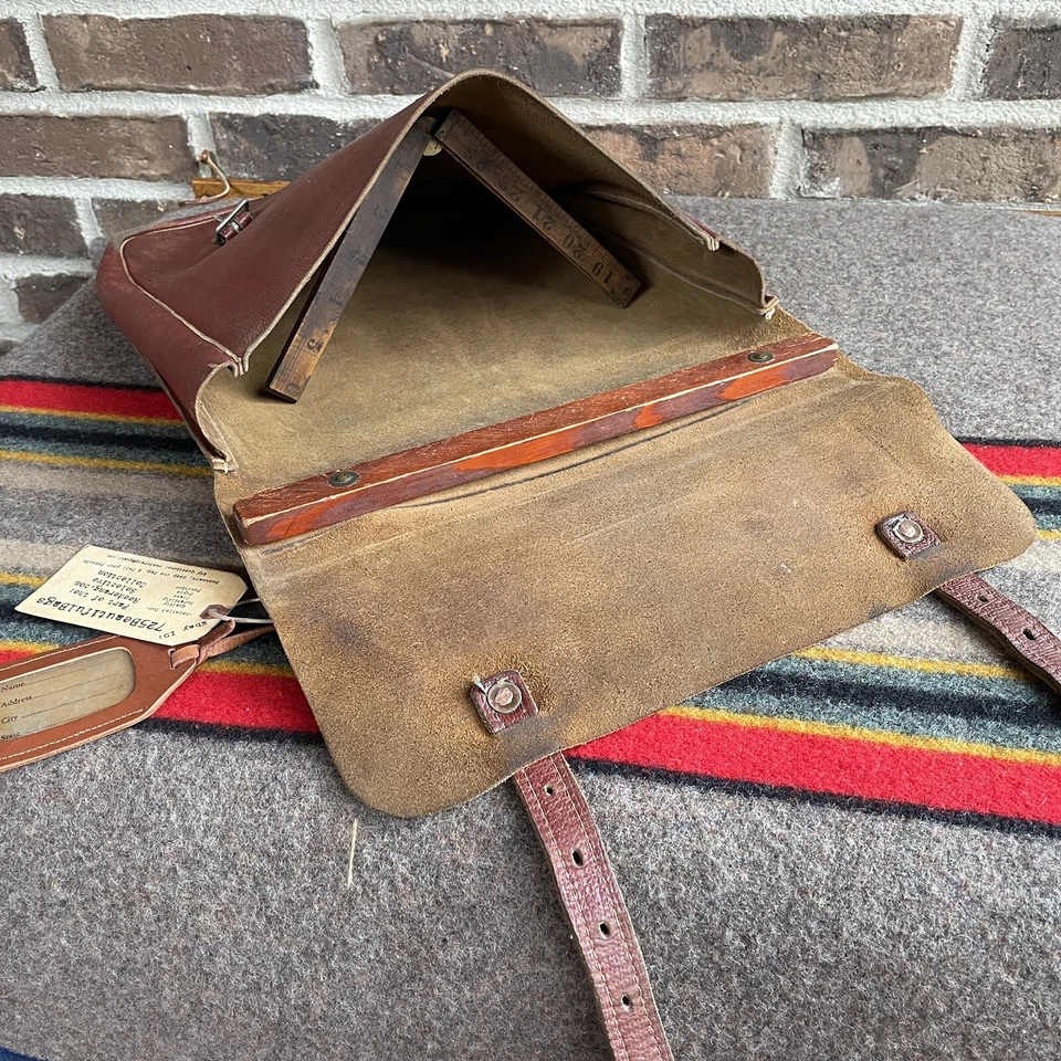 BOLSO MALETÍN MACBOOK AIR 13/IPAD PRO 12,9 CUERO SILLA DE MONTAR VINTAGE AÑOS 40 R$698 Foto 3 de 4