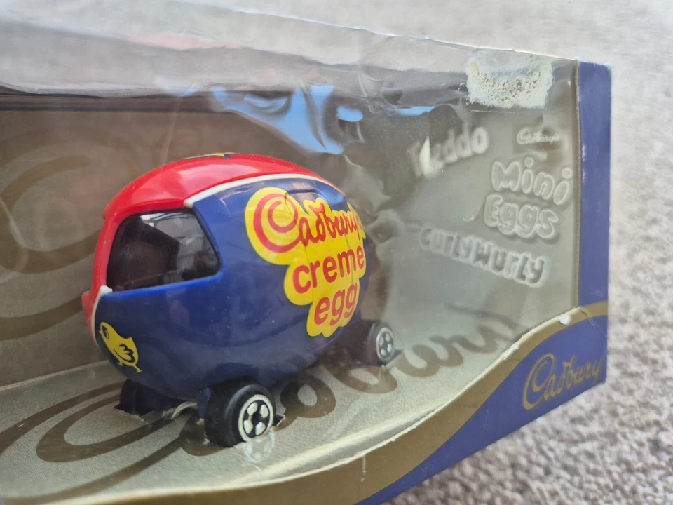 1998 CORGI CLASSICS CADBURY'S CREME EGG MINI CAR IN ORIGINAL BOX 57501 NEW - Image 3 of 4