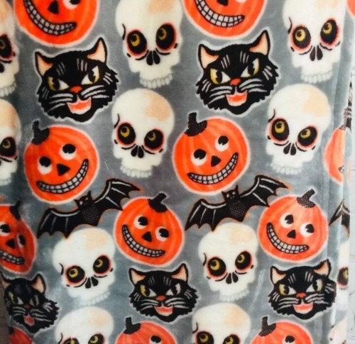 Rowley Halloween VINTAGE Style Skull Cat Jack Pumpkin Oversized Throw Blanket - Picture 2 of 7