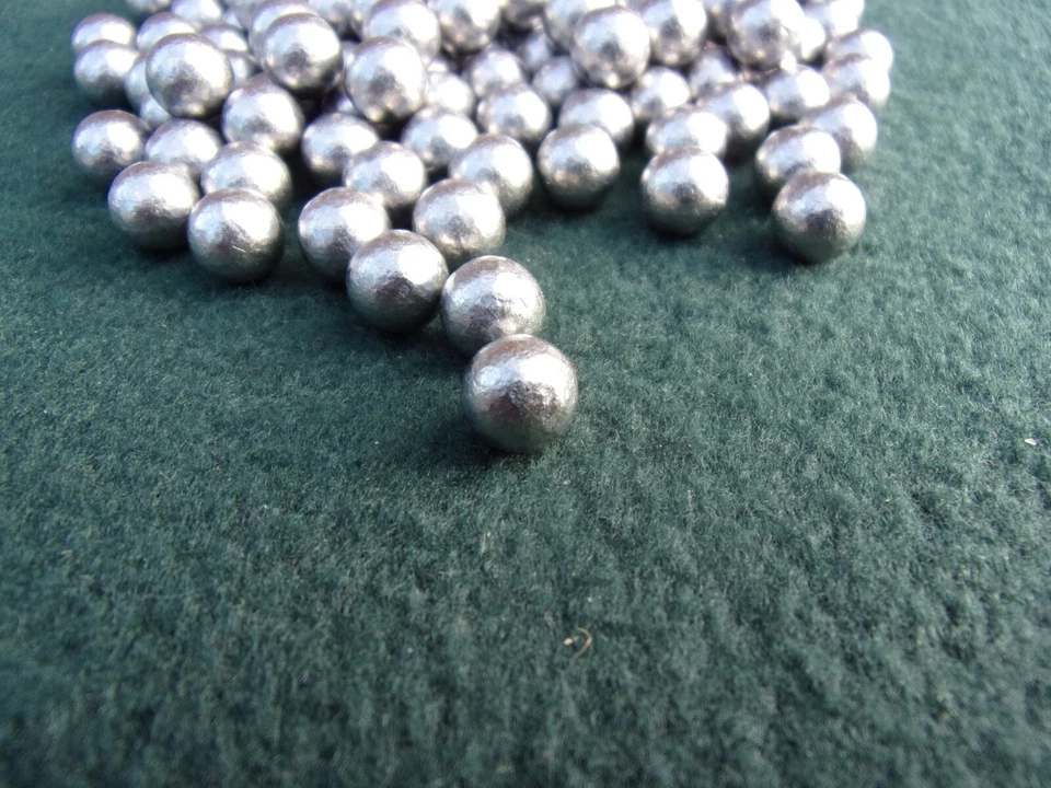 500 8.4mm approx round lead balls catapult slingshot ammo - Image 2 of 3