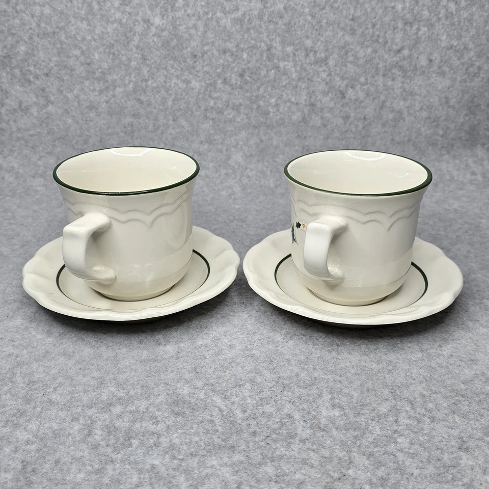 Pfaltzgraff Snow Village Juego de 2 Tazas y Platillos Navidad Granero Vaca Ángel Foto 3 de 4