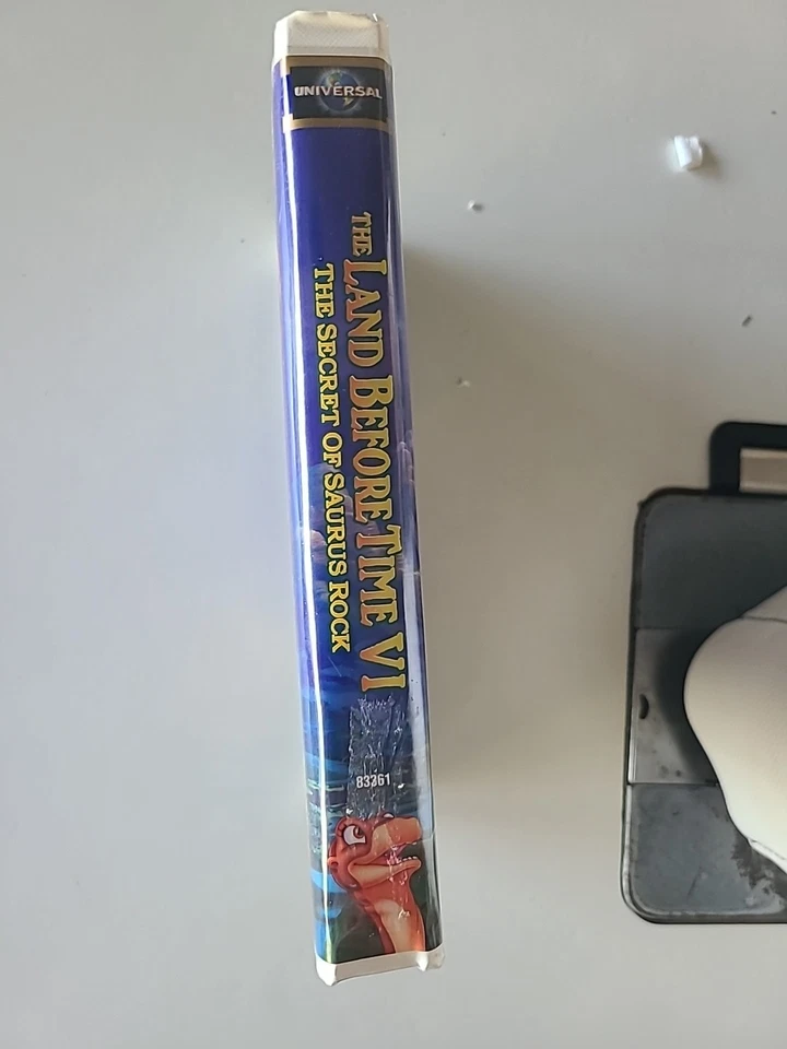 The Land Before Time VI: The Secret of Saurus Rock (VHS 1998 Clamshell) 83361 - Image 2 of 4