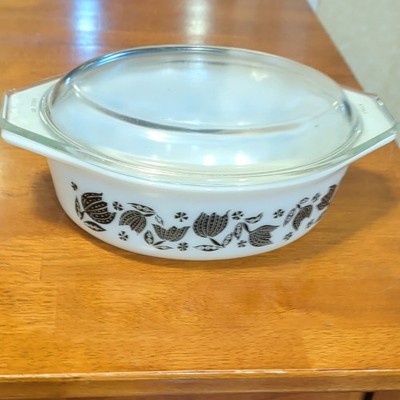 PYREX Black Tulip Milk Glass Oval Casserole w/ Lid 2.5 Qt White/Black
