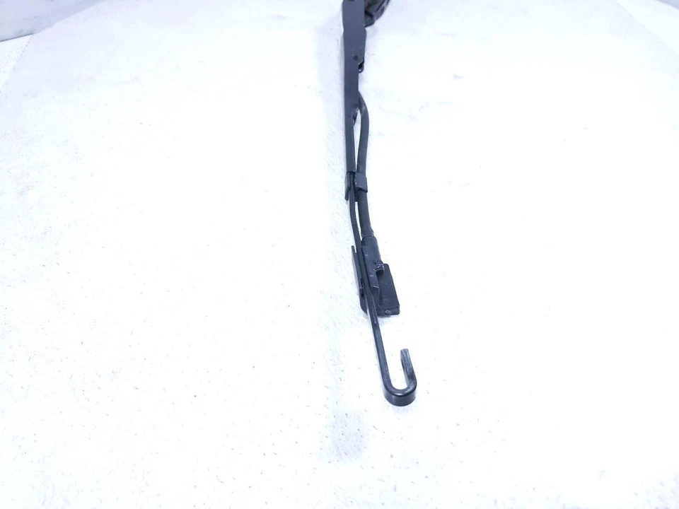 Brazo limpiaparabrisas conductor izquierdo Mazda Cx-30 2020-2023 Dgh9-67-321A Foto 3 de 4