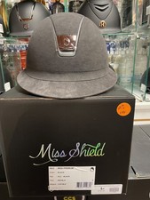 Samshield Miss Alcantara Blackblack Chrome Wide Brim Helmet 1.0 Samshield Miss Alcantara Blackblack Chrome Wide Brim Helmet 1.0