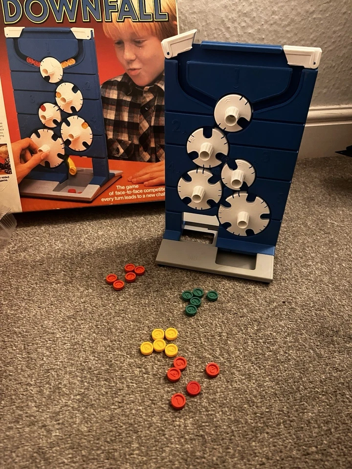 DOWNFALL board game by MB Games. Complete 1977 Vintage Edition Square Box - Image 3 of 4