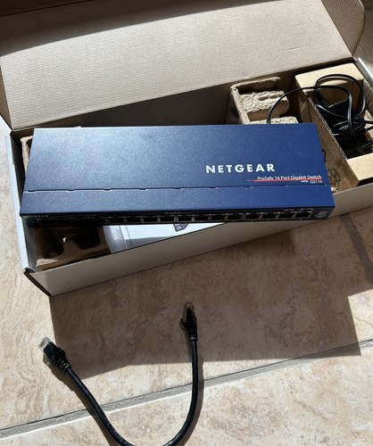 NETGEAR ProSafe GS116 16 Port Gigabit Ethernet Switch Blue - Picture 3 of 5