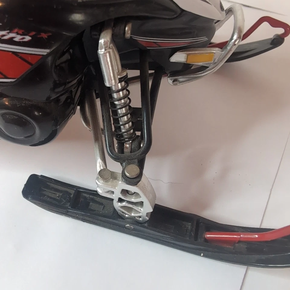 Moto de nieve diecast Yamaha FX 2008 escala 1:12 Foto 3 de 4