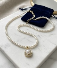 White Round Faux Pearl Beaded Necklace Gold Tone Halo Charm Pendant Adjustable