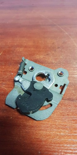 BMW 3ER E90 LCI SITZSCHLOSS RECHTS BASIS 7142262