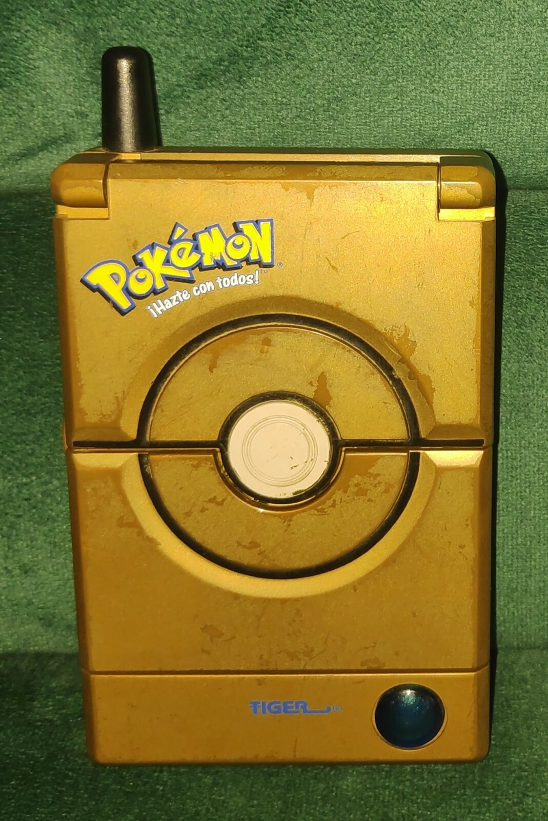 Pokemon POKEDEX DELUXE GOLD Edition 2001 - Rare Vintage Collectible TIGER  GAME