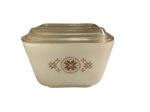 Vintage Small PYREX Refrigerator Dish W/ Lid Town & Country 1 1/2 Cup