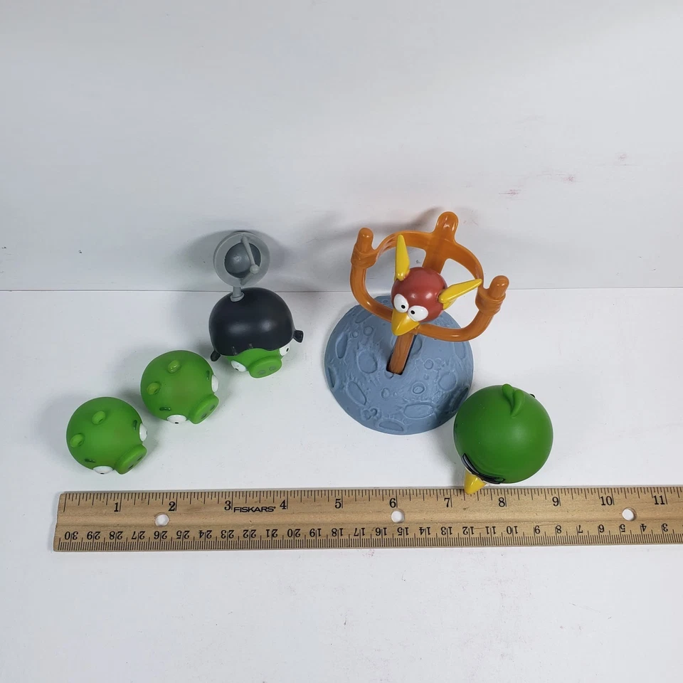 Angry Birds Space Game Planet Replacement Parts 2 Birds, 3 Pigs, Cap, & Launcher - Image 4 of 4