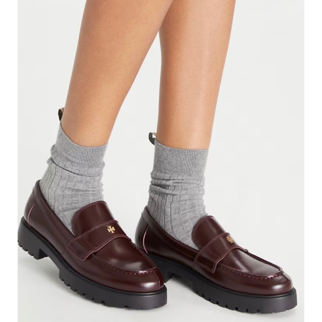 Tory Burch Classic Lug Sole Loafers Size 8.5 Plum Burgundy Leather Academia NEW