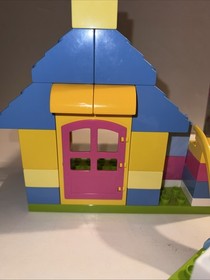 Duplo Lego 10606 Doc McStuffins Backyard Clinic Disney Jr Complete Box Instructi