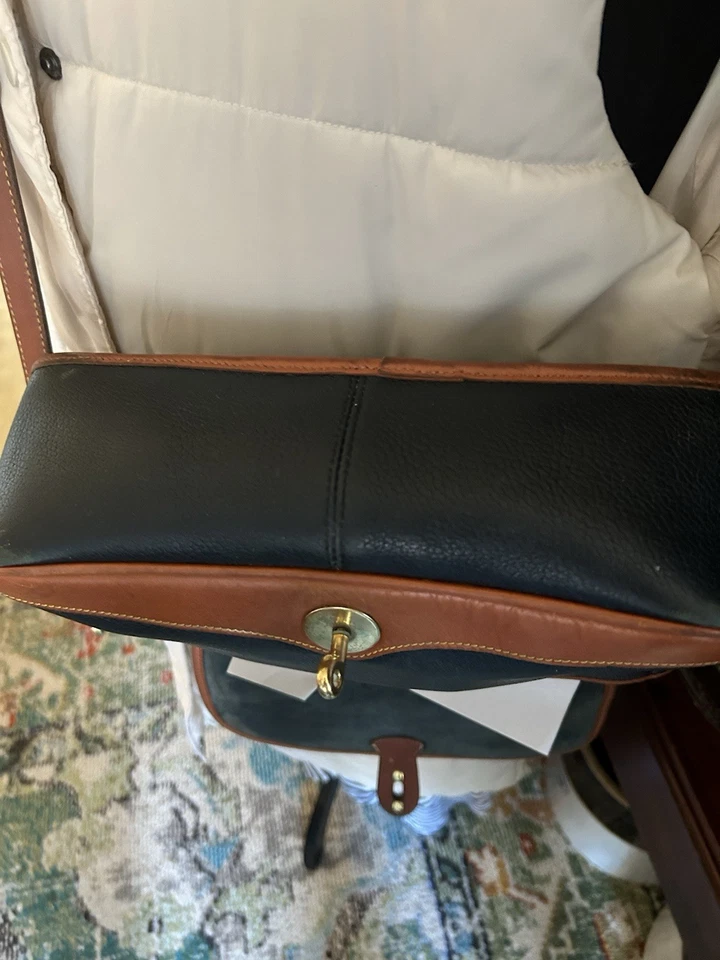 Vintage Dooney & Bourke Large Messenger Bag. Made In USA - Image 3 of 4