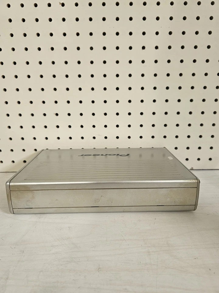 Pioneer Disk Drive DVD-R/RW CD-R/RW Writer Model: DVR-S606 UNTESTED - Image 4 of 4