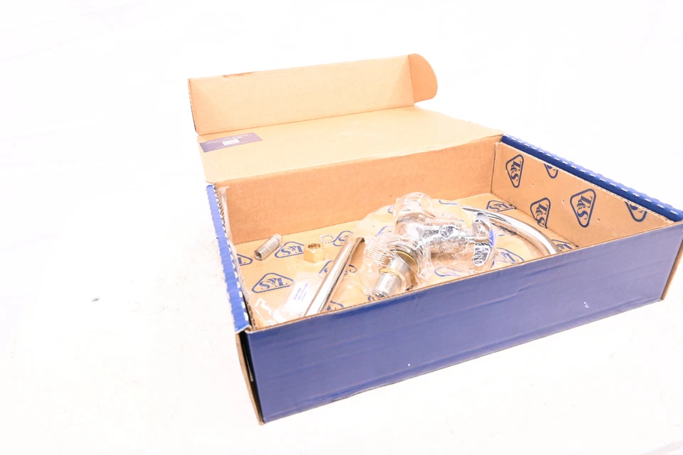 Grifo de despensa individual B-0305-TL, cubierta monte, Eterna, cuello de cisne giratorio/rígido, corriente Foto 2 de 4