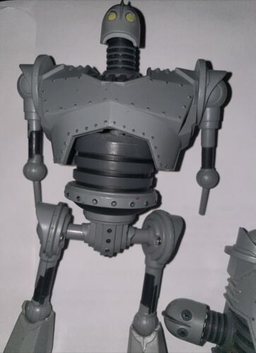 iron giant figure - Picture 2 of 7