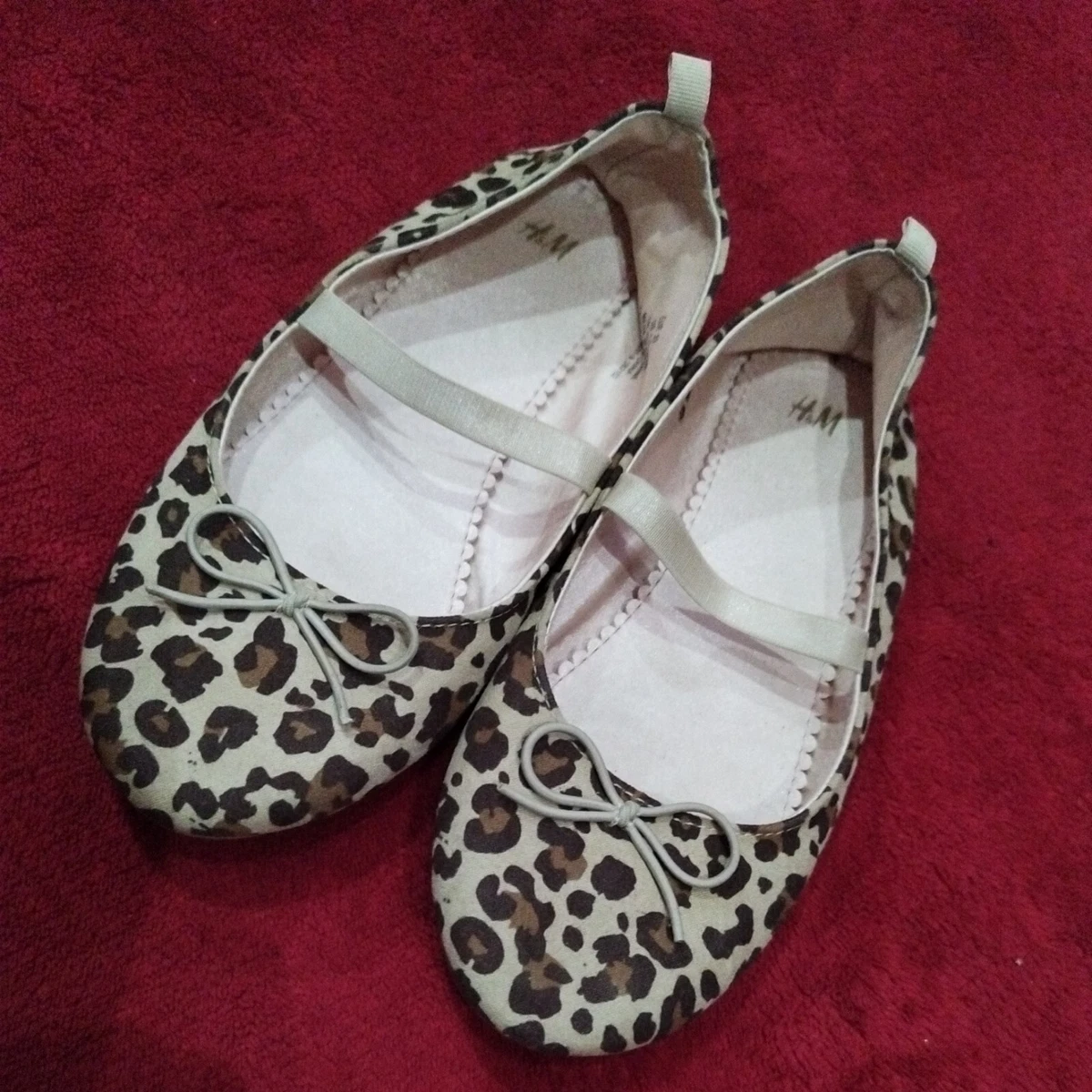 H and m store ballet flats