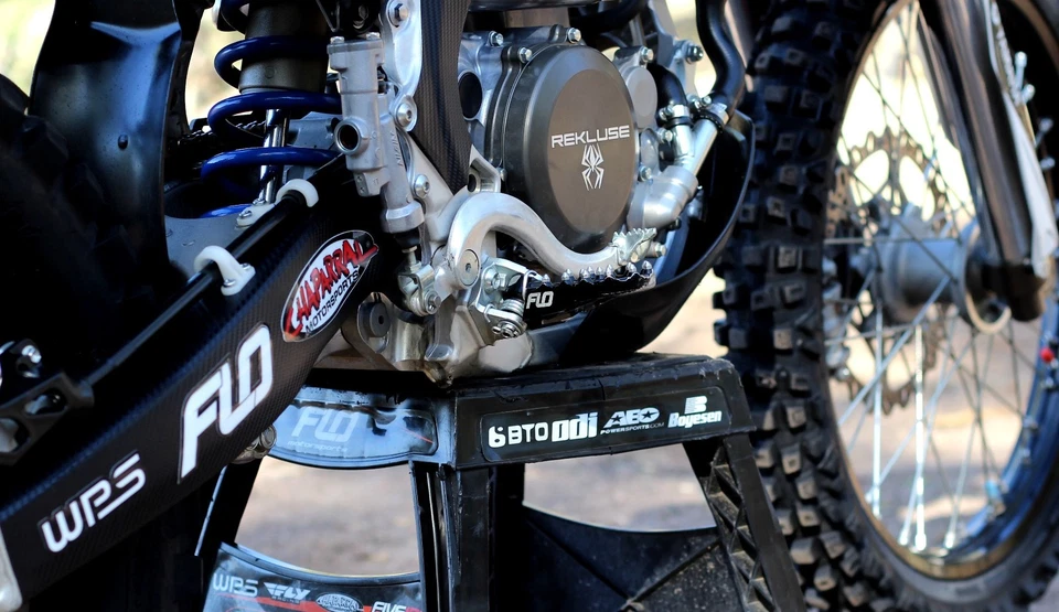 Pegs Kawasaki KX85 KX100 Supermini Flo Motorsports Wide Pro Series - Imagem 4 de 4