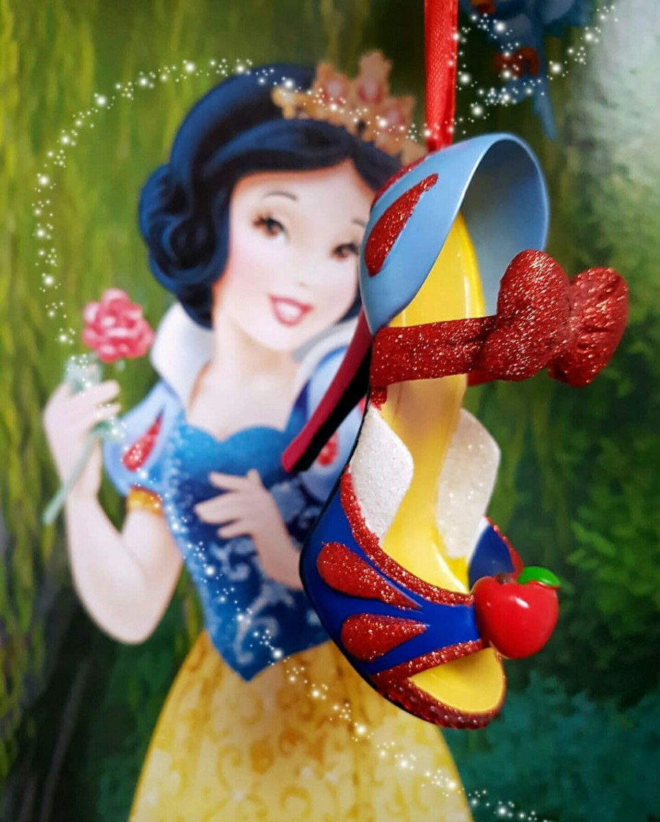 Disney World, Snow White Signature Shoe Ornament. Brand new with 