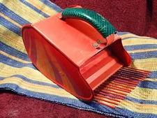 VINTAGE ,  RED COLOR  , GREEN HANDLE , METAL BERRY PICKER FINLAND FINNISH