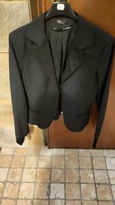 Giacca nera Annarita N con collo in panno e cerniera. 