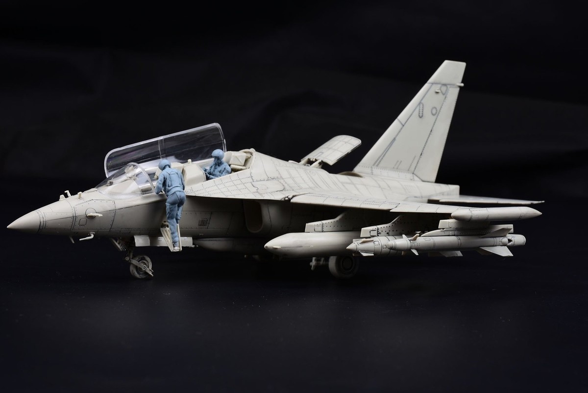 キティホークモデル　1/48 YAK-130 Build review of the Kitty Hawk Yak-130 scale model kit