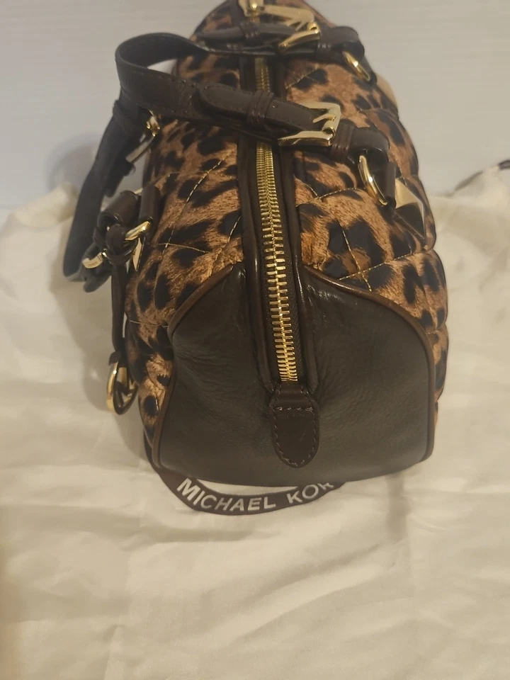 Bolso de Mano Michael Kors Piel de Becerro Estampado Guepardo Leopardo AV106 Foto 4 de 4