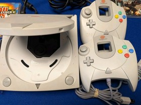 Sega Dreamcast Video Game Console Lot, Sonic Adventure, Evil Dead, MvC