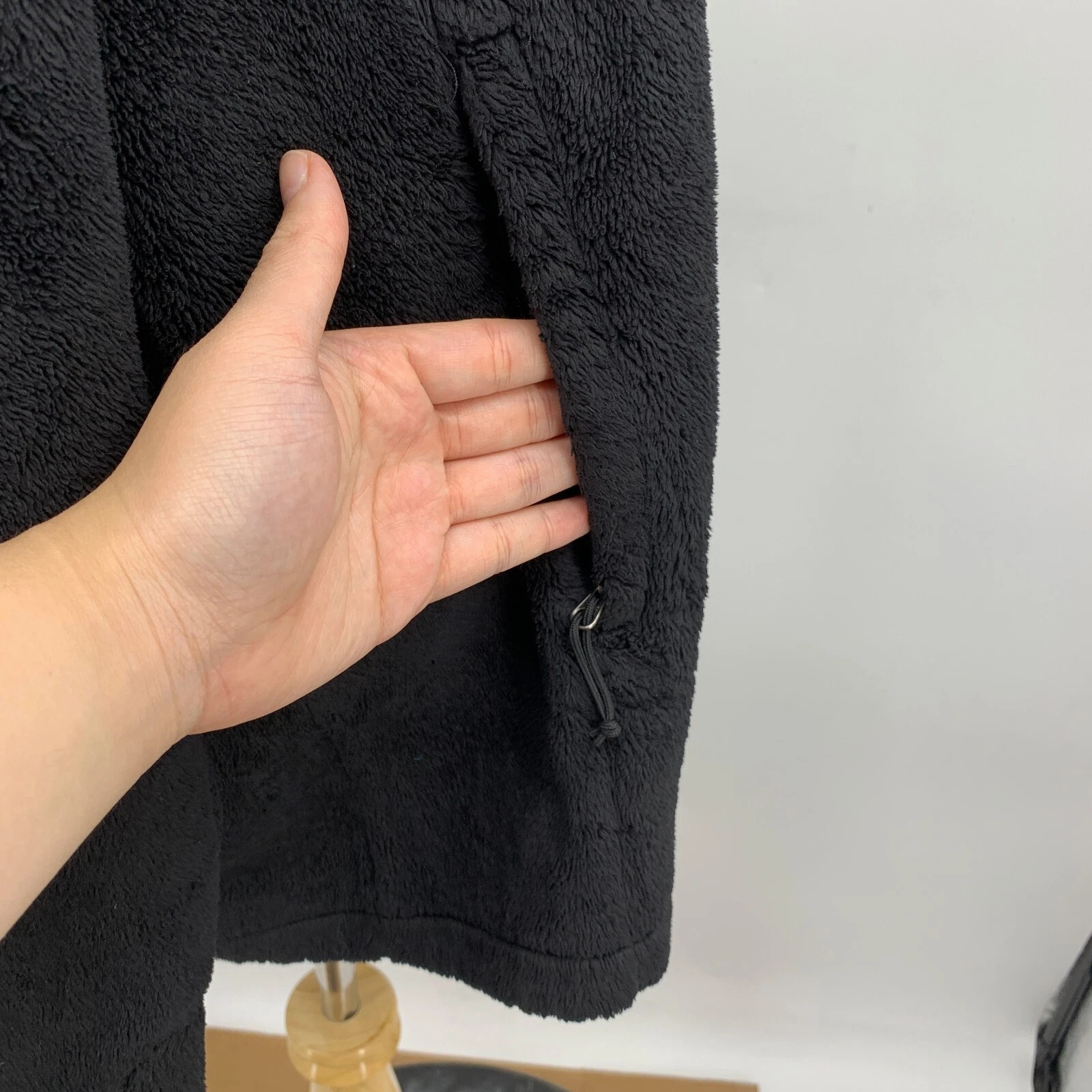 north-face fleece full zip pocket long sleeve thumbhole jacket
