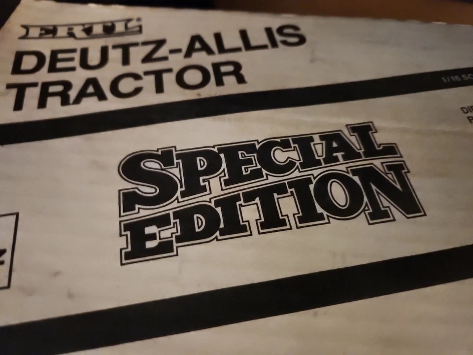 Deutz-Allis Tractor 1989 Special Edition Die-Cast Metal 1:16 Scale Replica 1280  - Image 4 of 4