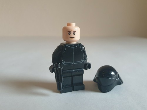 LEGO Star Wars™ 0671 First Order Crew Member - Mini Figurine from Set 75101 - Picture 2 of 3