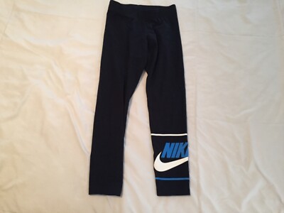 Nike Sportswear Women s Cropped Athletic Legging Size XS Future Logo Black Capri