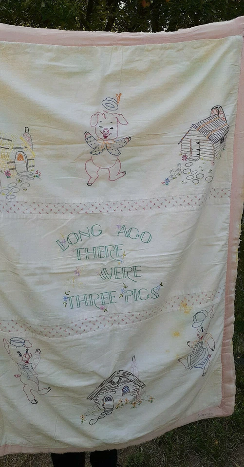 Dulce Edredón de Bebé Bordado Vintage 3 Cerditos Años 50 *Bien Amado 42" x 27" Foto 2 de 4