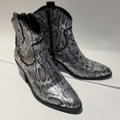 Betsy Johnson Women's 5.5 Lucki Ankle Boot Shimmer Snake Skin Pointed Toe Zip Up