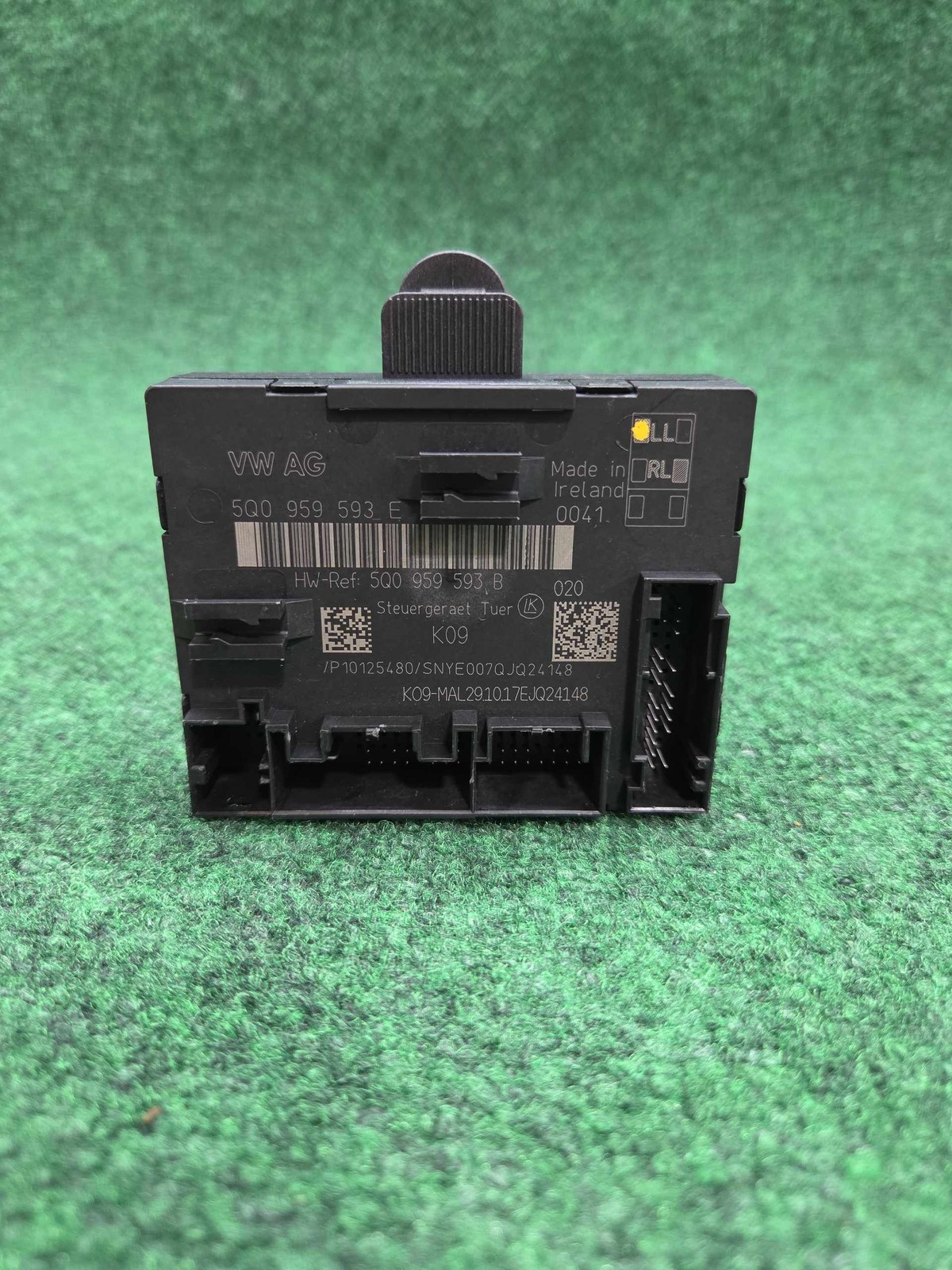 2017-2020 Audi A3 Quattro Left Front Door Control Unit Oem 5q0959593e