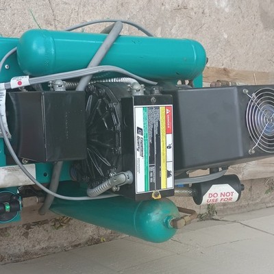 Apollo Dental Oil-Free Piston Compressor 2 gal 115V 1 hp 200psi 9gal Green/Black