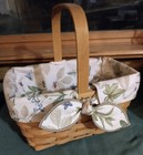 Longaberger Basket with Floral Pattern Cloth Liner (2002) GREAT — photo 1