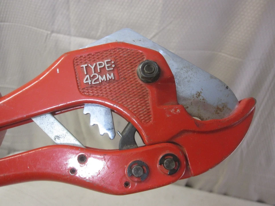 Orbit Ratcheting 42mm 1/2"-1" PVC Pipe Cutter - Works Great - Image 2 of 4