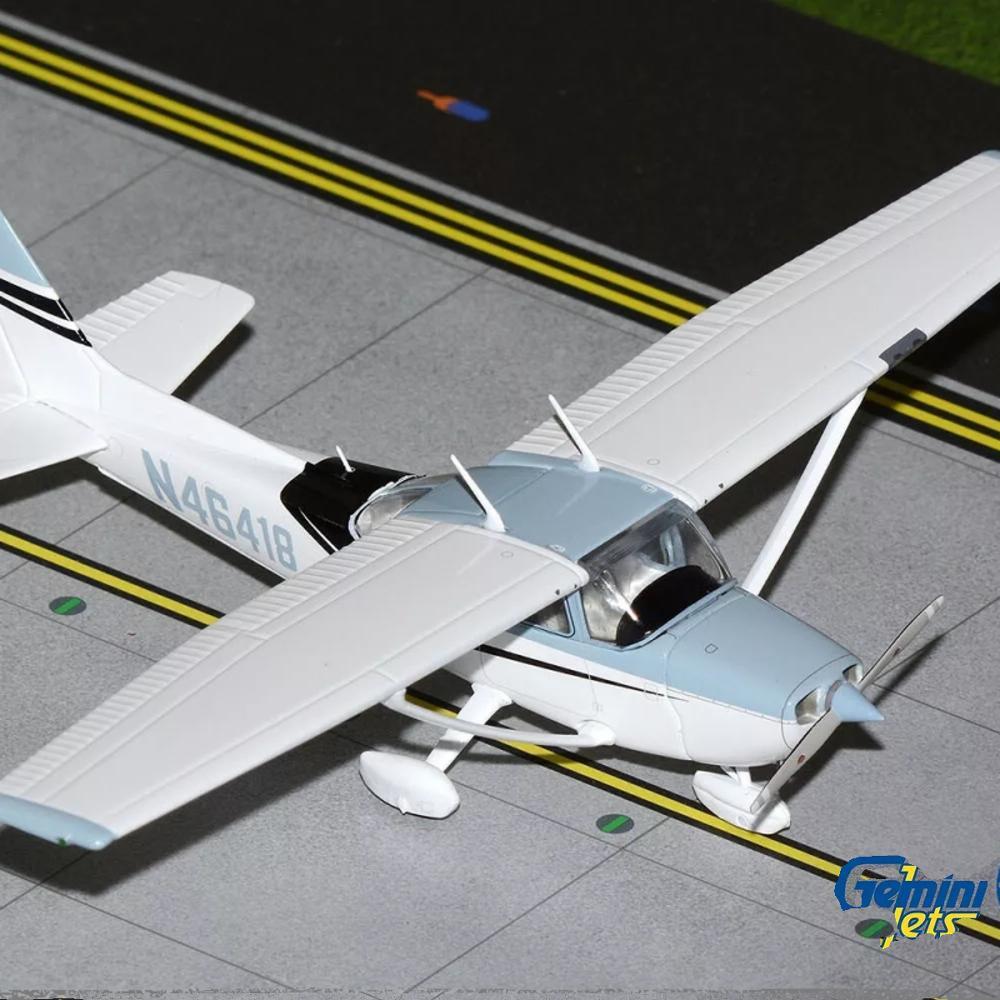 Cessna Skyhawk 172 1/72 スケールモデルキット cessna-172-skyhawk-172-n46418.jpg