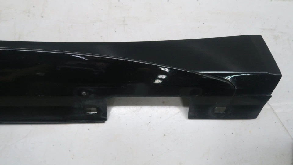 Infiniti QX30 2017-2019 OEM panel basculante lateral izquierdo moldeado deportivo 768515DB1A Foto 2 de 4